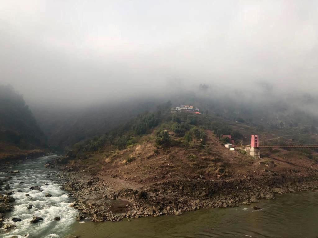 Hotel La Orilla Muzaffarabad Eksteriør billede