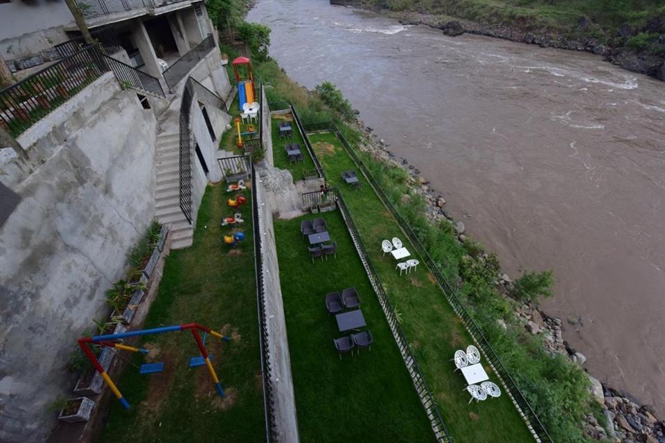 Hotel La Orilla Muzaffarabad Eksteriør billede