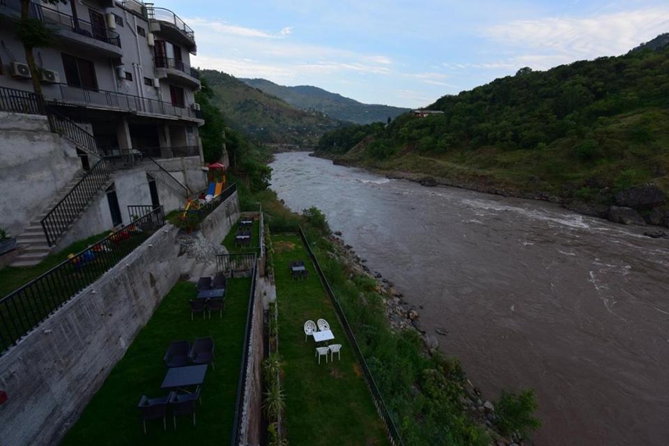 Hotel La Orilla Muzaffarabad Eksteriør billede