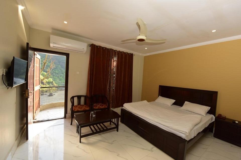 Hotel La Orilla Muzaffarabad Eksteriør billede