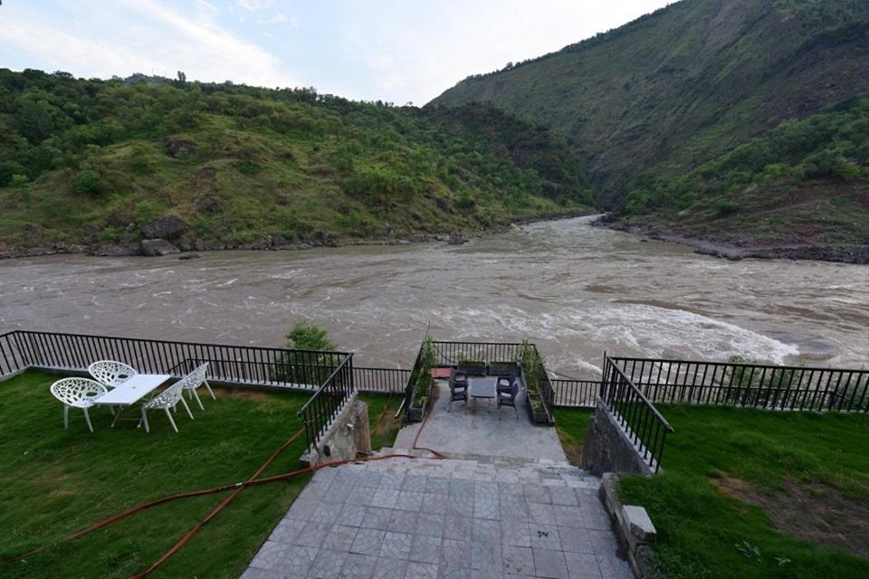 Hotel La Orilla Muzaffarabad Eksteriør billede
