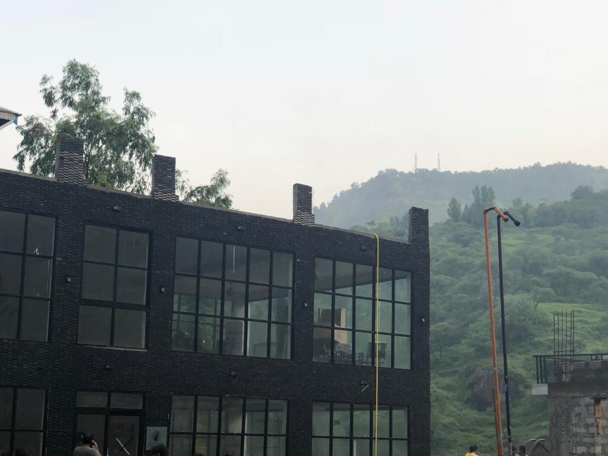 Hotel La Orilla Muzaffarabad Eksteriør billede