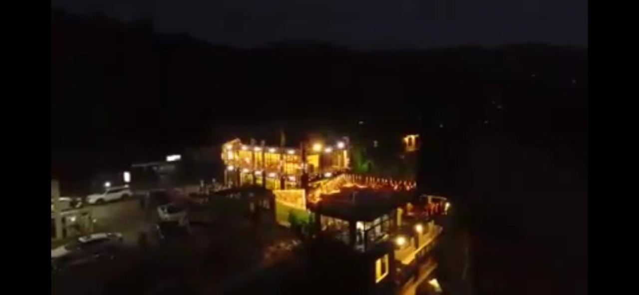 Hotel La Orilla Muzaffarabad Eksteriør billede