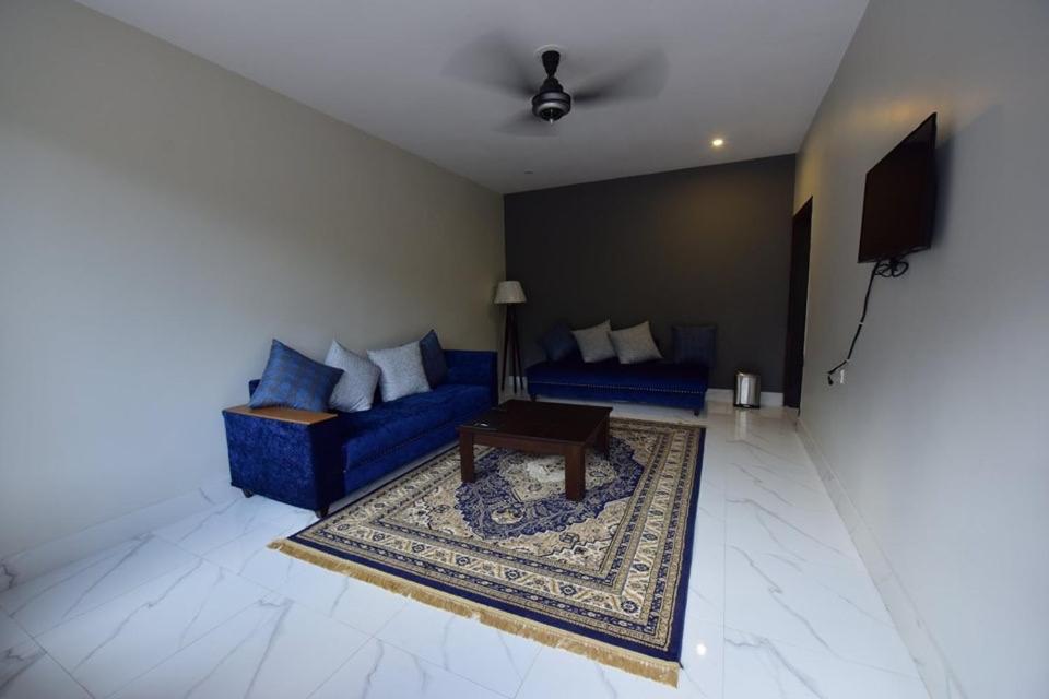 Hotel La Orilla Muzaffarabad Eksteriør billede