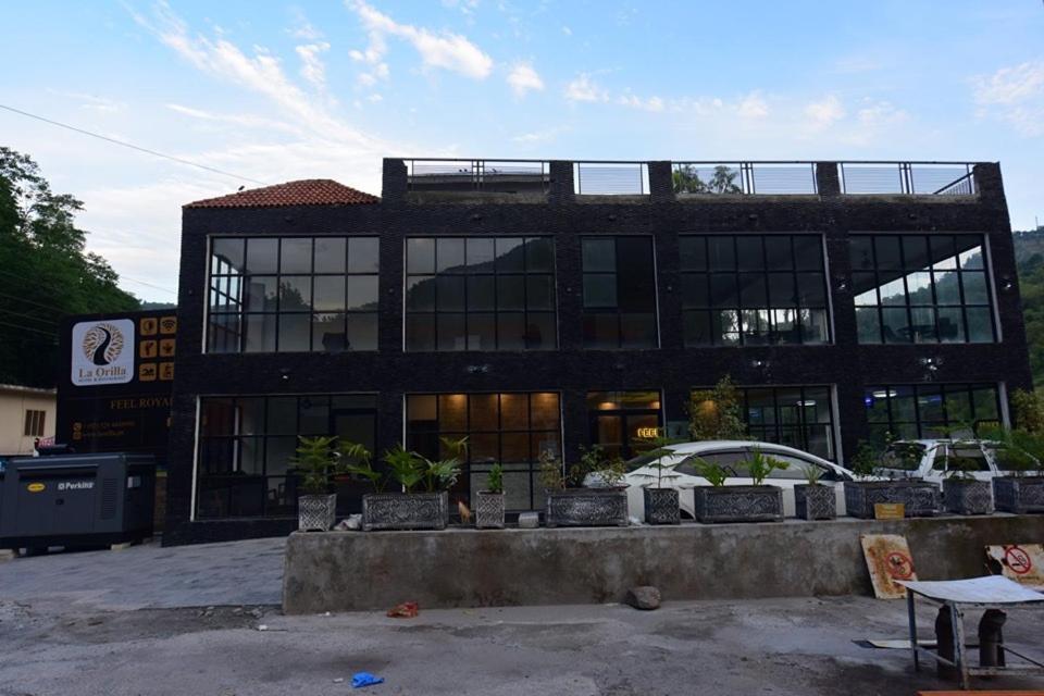 Hotel La Orilla Muzaffarabad Eksteriør billede