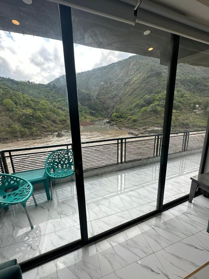 Hotel La Orilla Muzaffarabad Eksteriør billede