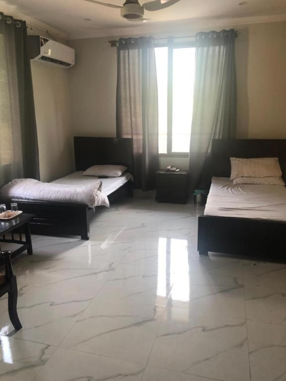 Hotel La Orilla Muzaffarabad Eksteriør billede